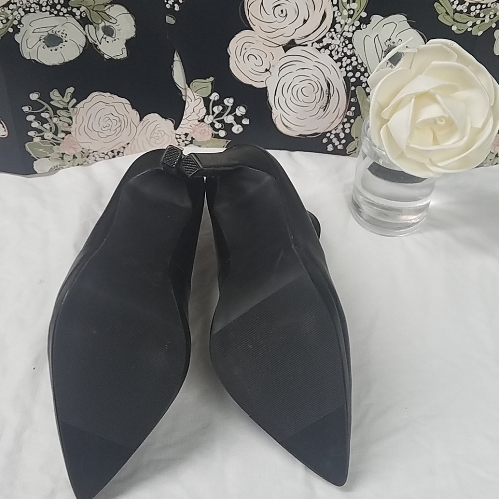 Heels - Picture 4 of 4